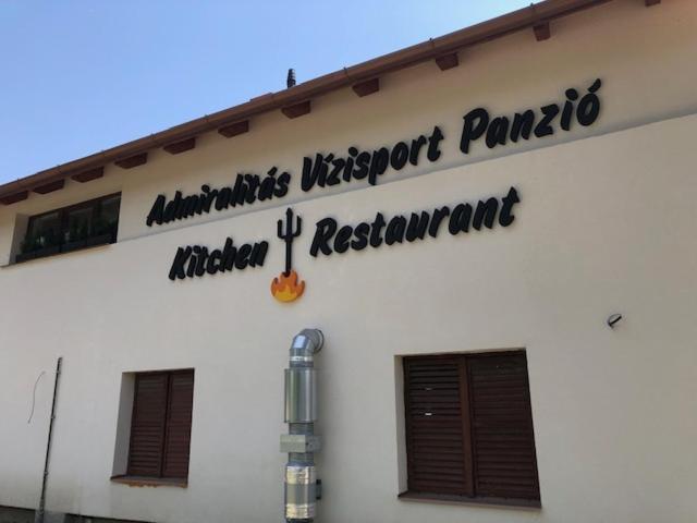 Admiralitás Kitchen&Restaurant Leányfalu Exterior foto